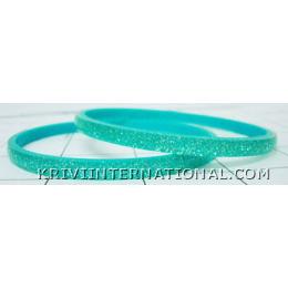 KKLK01E42 Pair of delicate bangles with inlined glitter work