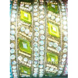 KKLK03D13 Package contains 2 broad and 4 thin lac bangles