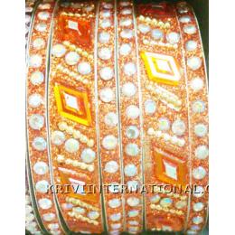 KKLK03K13 Package contains 2 broad and 4 thin lac bangles