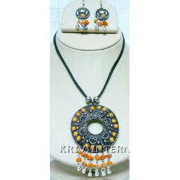 KNKT11C10 Striking Fashion Jewelry Necklace