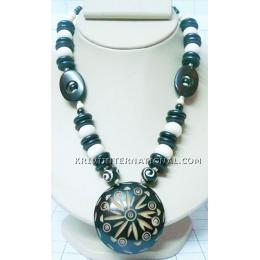 KNLK01015 Superb Finish Fashion Necklace