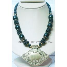 KNLK01017 Fashionable Look Necklace